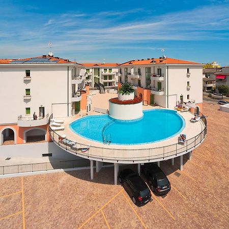 Residence Galleria Gran Mado Caorle Bagian luar foto